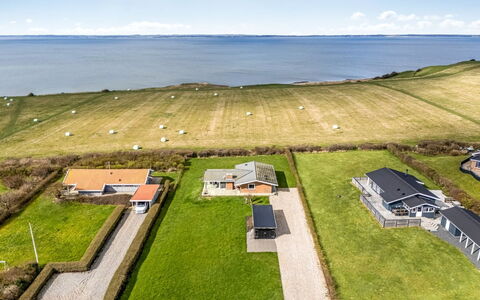 Kirsa - 200M to the Fjord: Tag, Hus, Land Lot, Hjem, Sommerhus, Estate, Garden Bygninger, Skygge, Bjælkehytte, Landscaping