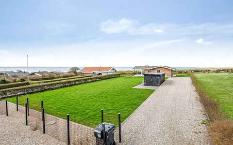 Kirsa - 200M to the Fjord: Tag, Hus, Land Lot, Hjem, Sommerhus, Estate, Garden Bygninger, Skygge, Bjælkehytte, Landscaping