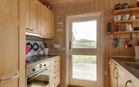 Eunike - 220M from the Sea: Køkken, Køkken Apparat, Møbel, Gulvbelægning, Træ, Større Bandage, Countertop, Indretning, Cabinetry, Etage