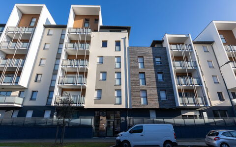 Résidence de L'Hermine: Daytime, Bygning, Byområde, Lejlighed, Facade, Kvarter, Arkitektur, Boligområde, Stad, Urban Design