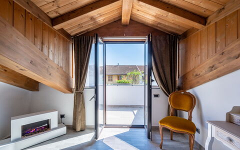 Raggio di Sole: Plante, Ejendom, Bygning, Naturlige Landskab, Træ, Land Lot, Hus, Sommerhus, Landskab, Boligområde