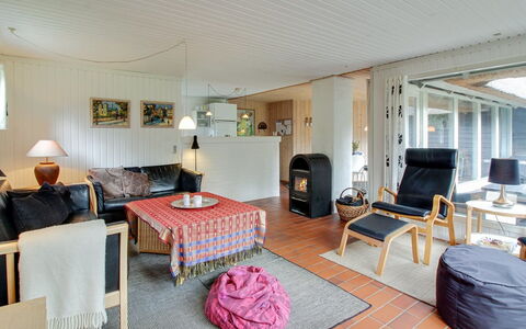 Eetu - 1.3Km from the Sea: Græs, Hus, Tag, Hjem, Sommerhus, Busk, Land Lot, Landdistrikt, Stuehus, Bunddække
