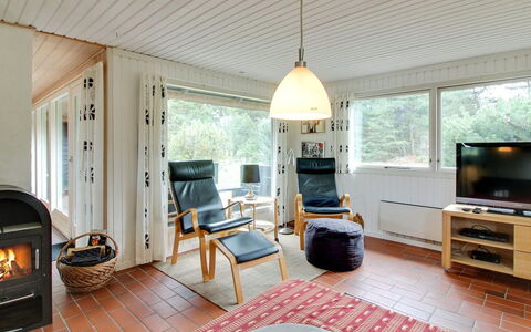 Eetu - 1.3Km from the Sea: Græs, Hus, Tag, Hjem, Sommerhus, Busk, Land Lot, Landdistrikt, Stuehus, Bunddække