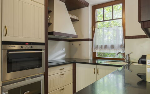 Toscana: Træ, Indretning, Cabinetry, Køkken, Gulvbelægning, Loft, Køkken Apparat, Hjem, Belysning, Countertop
