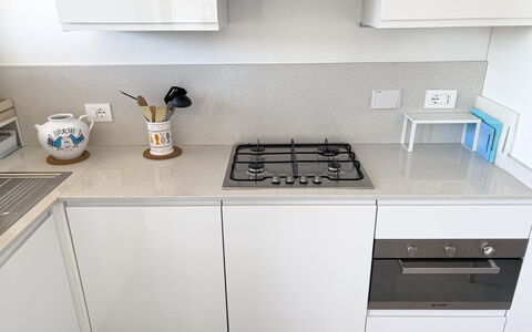 Appartamento La Castellana: Cabinetry, Countertop, Ejendom, Møbel, Komfur, Køkken Apparat, Køkken, Husholdningsapparat, Cooktop, Indretning