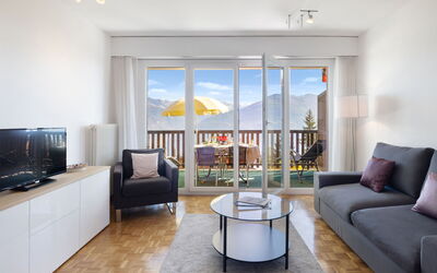 Marigny Dent-Blanche 25 602.3: Møbel, Indretning, Couch, Gulvbelægning, Værelse, Etage, Loft, Stue, Bord, Stol