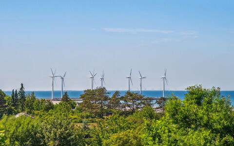 Garbine - 400M from the Sea: Blå, Busk, Sommerhus, Bunddække, Have, Estate, Skygge, Landscaping, Stuehus, Eco Hotel