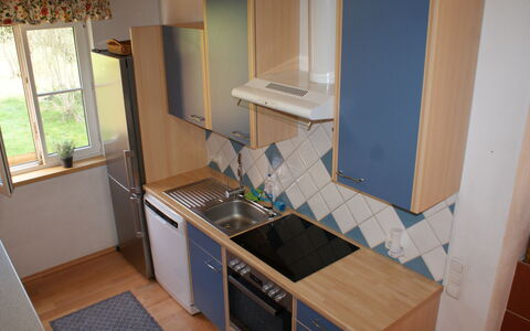 Reiter: Cabinetry, Vindue, Træ, Indretning, Countertop, Etage, Bygning, Gulvbelægning, Køkken, Hårdttræ