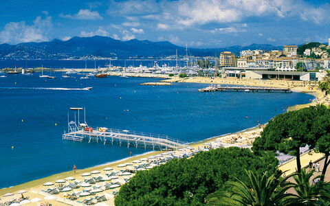 Cannes 535: Vand, Krop Af Vand, Kyst, Coastal Og Oceaniske Landskabsformer, Hav, Vandvej, Strand, Ocean, Kyst, Bugt