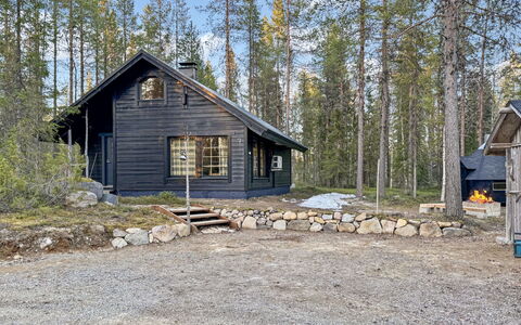 Harvana: Altan, Lejlighed, Skygge, Glas, Ejerlejlighed, Gelænder, Veranda, Dagslys, Dæk, Udendørs Møbler