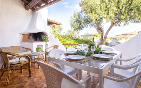 Valledoria 45: Lejlighed, Altan, Have, Udvej, Eco Hotel, Villa, Hotel