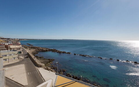 Suite Le Vele: Blå, Vand, Krop Af Vand, Horisont, Hav, Kyst, Coastal Og Oceaniske Landskabsformer, Ocean, Kyst, Strand