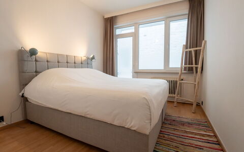 Blankenberge 152: Møbel, Komfort, Bygning, Træ, Vindue, Bed Frame, Belysning, Skygge, Arkitektur
