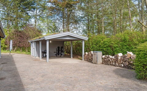 Till - 1.6Km from the Sea: Tag, Hus, Land Lot, Hjem, Sommerhus, Estate, Garden Bygninger, Skygge, Bjælkehytte, Landscaping