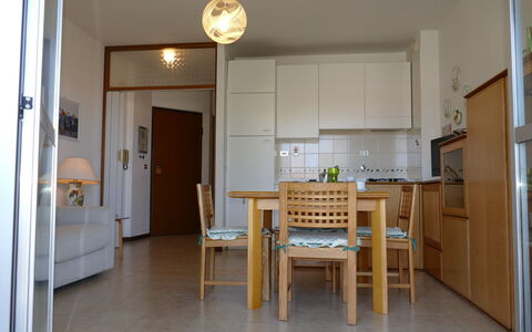 Home Sweet Home: Vand, Himmel, Ejendom, Blå, Svømmepøl, Azure, Bygning, Skygge, Kompositmateriale, Fritid