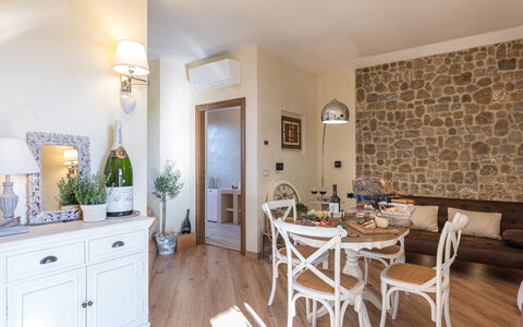 Casa Vacanze Paradiso: Møbel, Bord, Cabinetry, Stol, Plante, Træ, Stueplante, Indretning, Couch, Stue