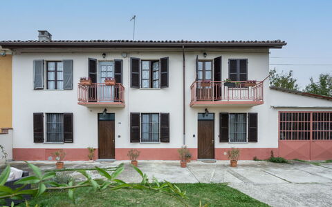 Casa dei Nonni: Himmel, Bygning, Vindue, Ejendom, Plante, Hus, Land Lot, Træ, Sommerhus