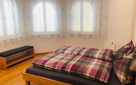 Edelweiss C: Møbel, Ejendom, Vindue, Komfort, Træ, Window Blind, Textile, Indretning, Gulvbelægning, Skygge