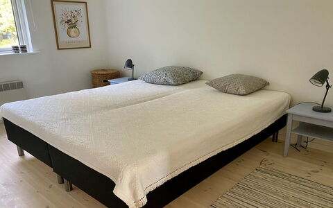 Lycka - 3Km from the Sea: Soveværelse, Seng, Møbel, Textile, Sengetøj, Etage, Gulvbelægning, Sengetøj, Bed Frame, Indretning