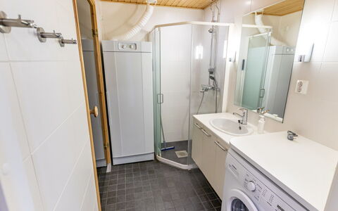 Nordic Chalet 9402