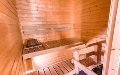 Nordic Chalet 9402