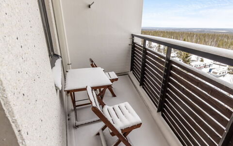 Nordic Chalet 9402