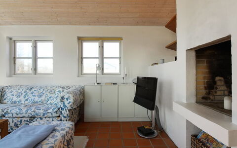 Nille - 100M from the Sea: Gulvbelægning, Indretning, Træ, Etage, Trappe, Loft, Bejdse, Trægulve, Hårdttræ, Gelænder