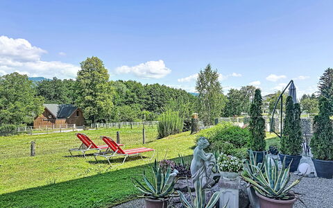 Velden am Wörthersee 37: Have, Busk, Lawn, Landscaping, Gård, Parkere, Botanisk Have, Backyard, Skygge