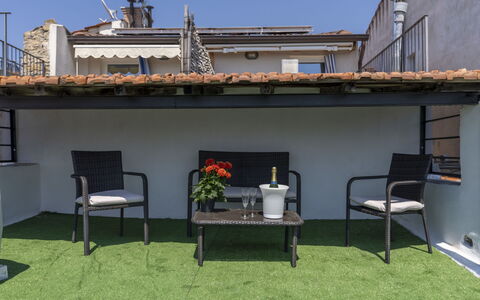 Terzorio 619: Sky, Plante, Himmel, Bygning, Daytime, Ejendom, Vindue, Træ, Hus, Land Lot