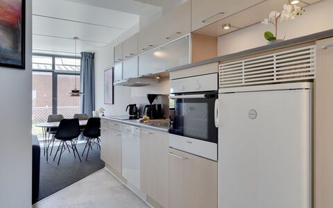 Marinus - 100M from the Sea: Køkken, Cabinetry, Indretning, Større Bandage, Countertop, Køkken Apparat, Gulvbelægning, Husholdningsapparat, Loft, Etage