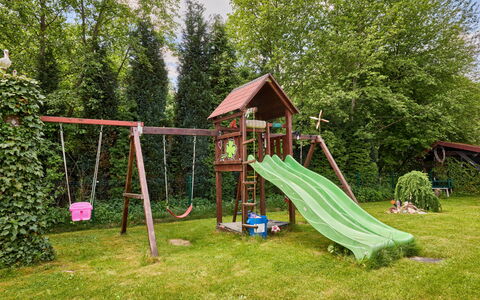 Desná V Jizerských Horách 407: Legetøjsrutsjebane, Legepladsudstyr, Chute, Legeplads, Have, Fritid, Fritid, Parkere, Lawn