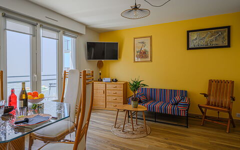 Résidence Anna Breizh: Vand, Himmel, Bygning, Ejendom, Bordservice, Vindue, Badeby, Azure, Bord, Arkitektur