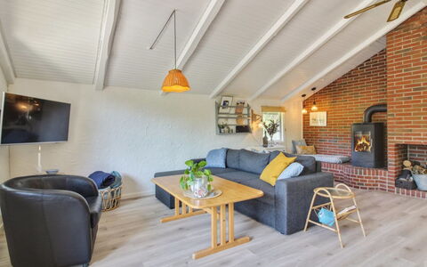 Weland - 800M from the Sea: Tag, Hjem, Dør, Sommerhus, Skygge, Sidespor, Gård, Estate, Backyard