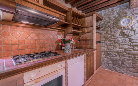 Mulino Al Suono - Badia Agnano, Toscana: Ejendom, Cabinetry, Countertop, Bygning, Træ, Indretning, Belysning, Arkitektur, Køkken, Bejdse