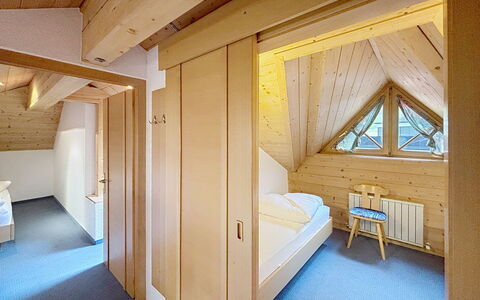 Ischgl 111: Træ, Loft, Indretning, Soveværelse, Attic, Hårdttræ, Bejdse, Seng, Sengetøj, Bjælkehytte