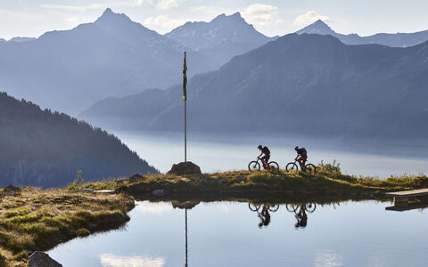 Ischgl 111: Bjerg, Himmel, Bjergrige Landskabsformer, Cykel, Cykelhjul, Bakke, Bjergkæde