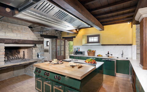 Villa Torre Delle Rose - Firenzuola, Private Pool,: Cabinetry, Countertop, Ejendom, Møbel, Bord, Bygning, Køkken, Træ, Komfur, Emhætte