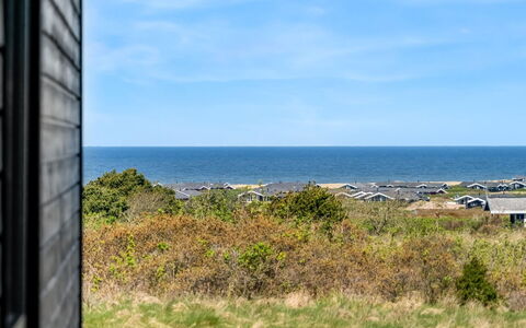 Merete - 900M from the Sea: Træ, Tag, Arkitektur, Hjem, Hus, Sommerhus, Sidespor, Hårdttræ, Hældning, Estate