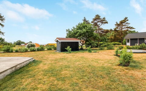 Liesel - 700M from the Sea: Græs, Hus, Busk, Landskab, Tag, Hjem, Land Lot, Sommerhus, Landdistrikt