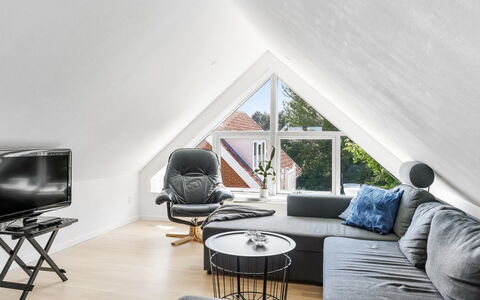 Rosabel - 1Km from the Sea: Græs, Hus, Tag, Hjem, Sommerhus, Busk, Land Lot, Landdistrikt, Stuehus, Bunddække
