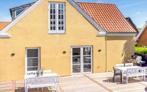 Rosabel - 1Km from the Sea: Græs, Hus, Tag, Hjem, Sommerhus, Busk, Land Lot, Landdistrikt, Stuehus, Bunddække