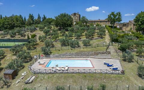 Casa Anita - Castellina In Chianti - Granaio, Tosc: Sky, Plante, Himmel, Træ, Natur, Land Lot, Urban Design, Græs, Landskab, Fritid