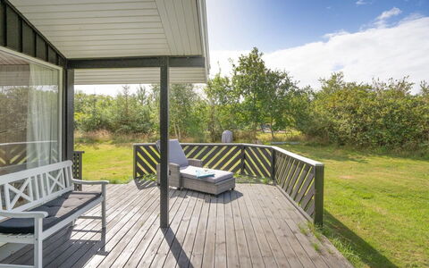 Hagbard - 2.6Km from the Sea: Træ, Veranda, Dæk, Sommerhus, Hårdttræ, Skygge, Planke, Sidespor, Udendørs Struktur, Have