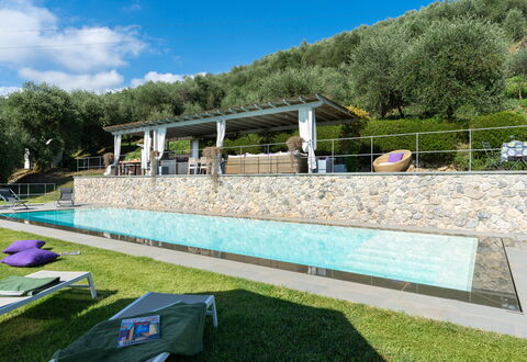 Luxury Green Marignana Villa, Versilia, Pool, Ac,: Himmel, Sky, Plante, Træ, Skygge, Svømmepøl, Græs, Fritid, Urban Design, Fritid