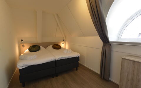 Citta Romana: Møbel, Bygning, Komfort, Bed Frame, Træ, Indretning, Etage, Hus, Pude, Lampe