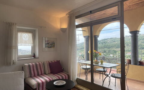 Casa Ferrando: Vand, Himmel, Plante, Ejendom, Svømmepøl, Azure, Skygge, Udendørs Møbler, Liggestol, Træ