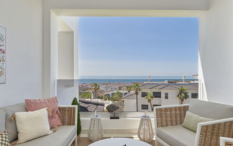 Mirador de Estepona Hills: Mad, Bord, Bordservice, Plante, Møbel, Himmel, Stol, Tallerkner, Plade, Udendørs Møbler