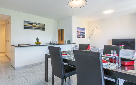Le Jazz: Møbel, Bord, Stol, Bygning, Indretning, Skrivebord, Computer Desk, Etage