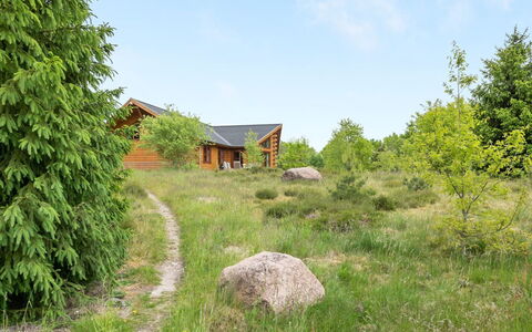 Inguna: Græs, Naturlige Landskab, Busk, Land Lot, Hjem, Landdistrikt, Sommerhus, Eng, Garden Bygninger, Prærie