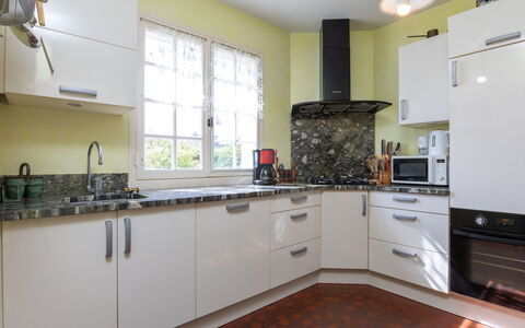 L'Ilet: Cabinetry, Countertop, Ejendom, Komfur, Køkken Apparat, Køkken, Køkkenvask, Træ, Indretning, Belysning